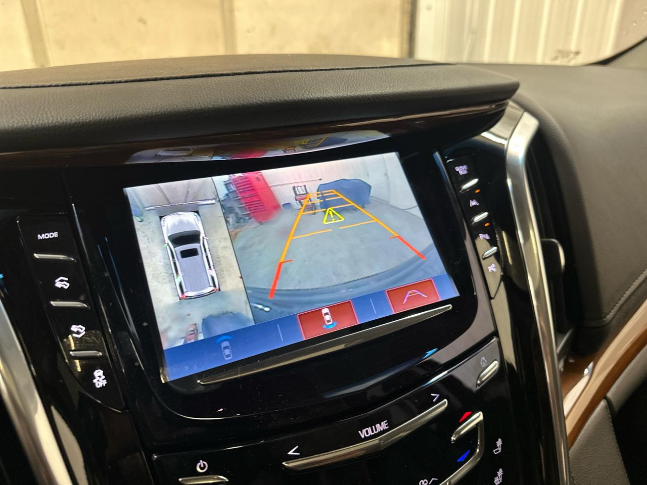 Cadillac Escalade 4WD 4dr Luxury 2017