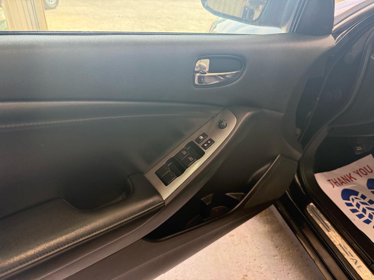 Nissan Altima 4dr Sdn I4 CVT 2.5 SL 2009