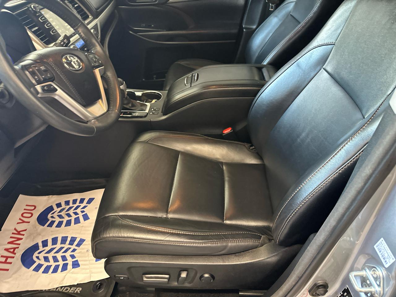 Toyota Highlander AWD 4dr V6 XLE (Natl) 2016
