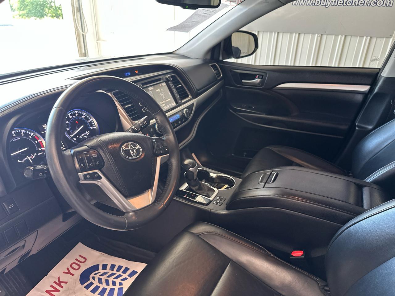 Toyota Highlander AWD 4dr V6 XLE (Natl) 2016