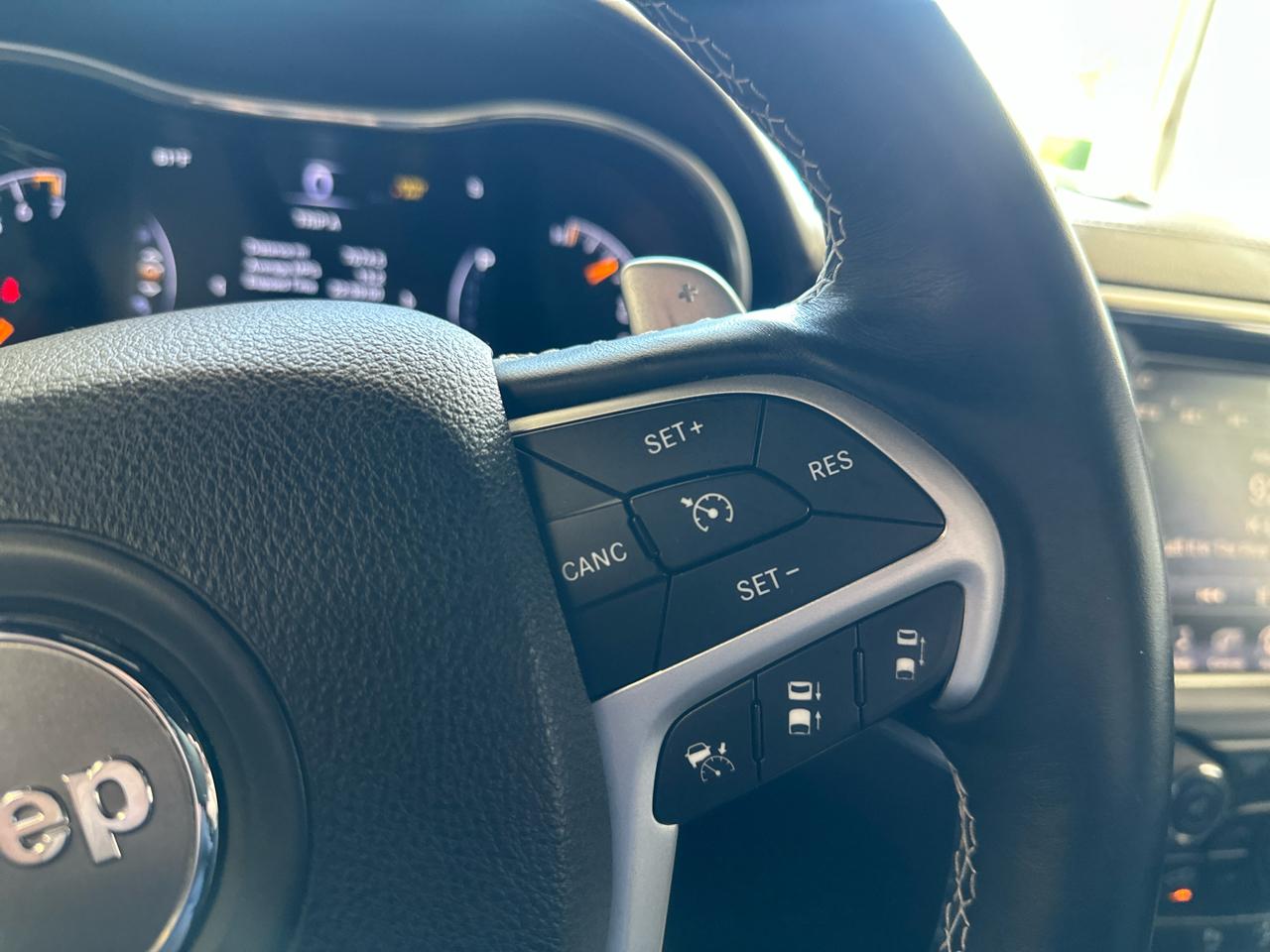 Jeep Grand Cherokee 4WD 4dr Overland 2014