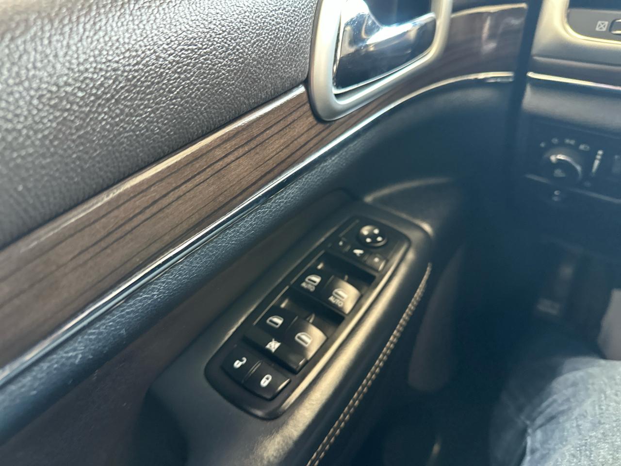 Jeep Grand Cherokee 4WD 4dr Overland 2014