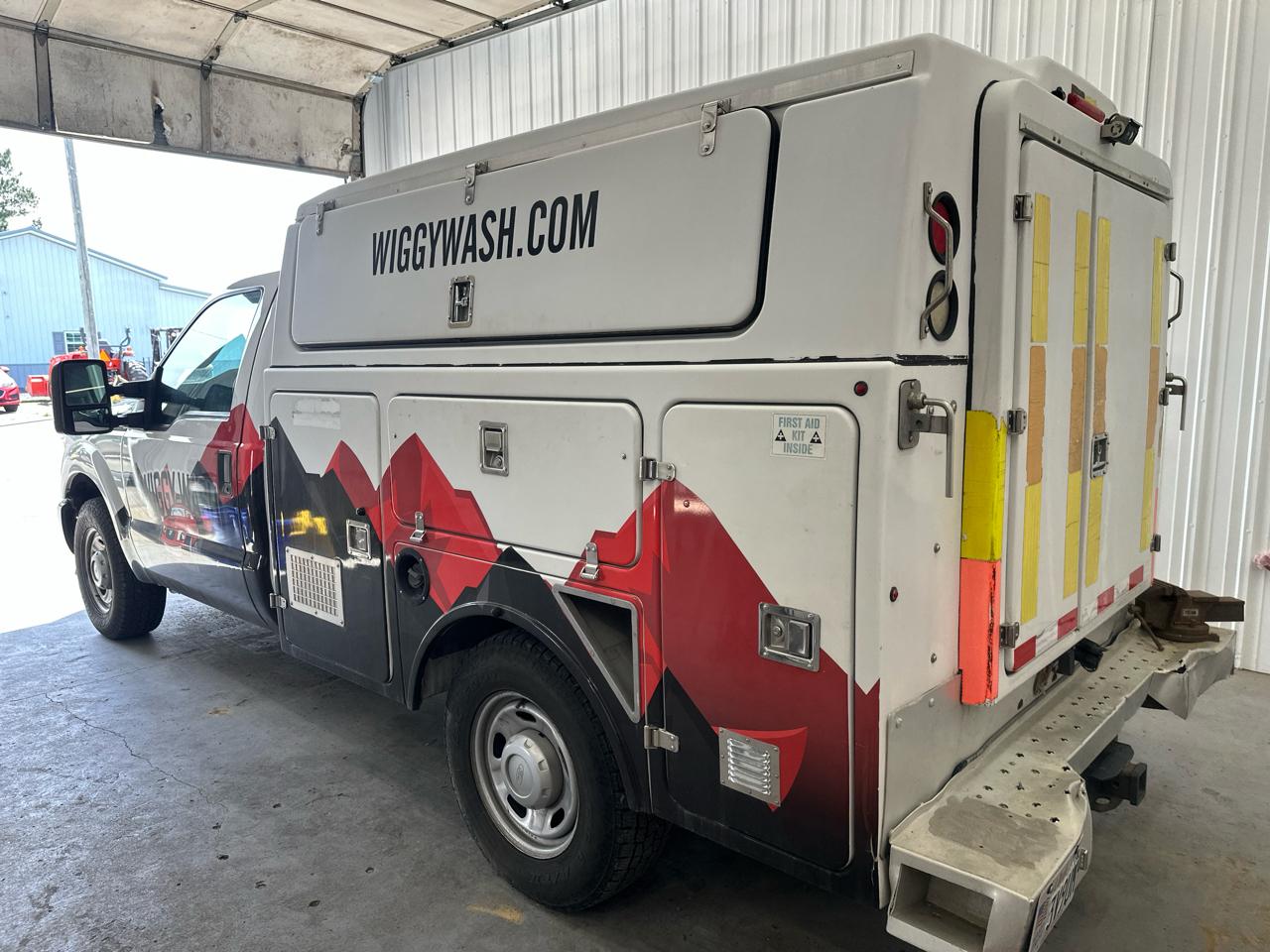 Ford Super Duty F-350 SRW 2WD Reg Cab 137" XLT 2013