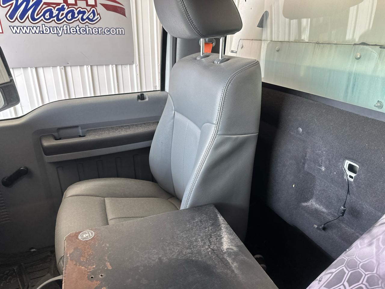 Ford Super Duty F-350 SRW 2WD Reg Cab 137" XLT 2013