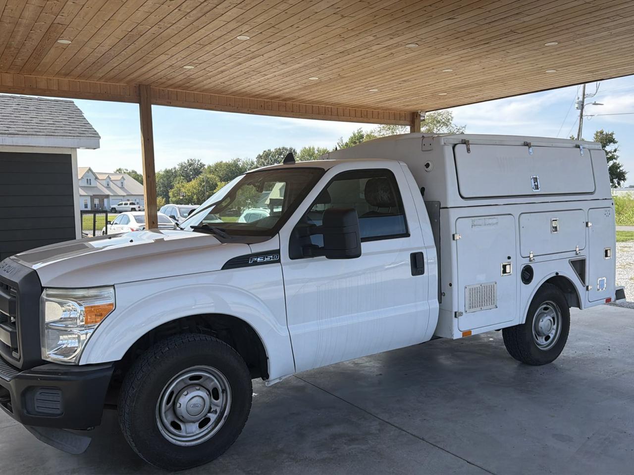 Ford Super Duty F-350 SRW 2WD Reg Cab 137" XLT 2013