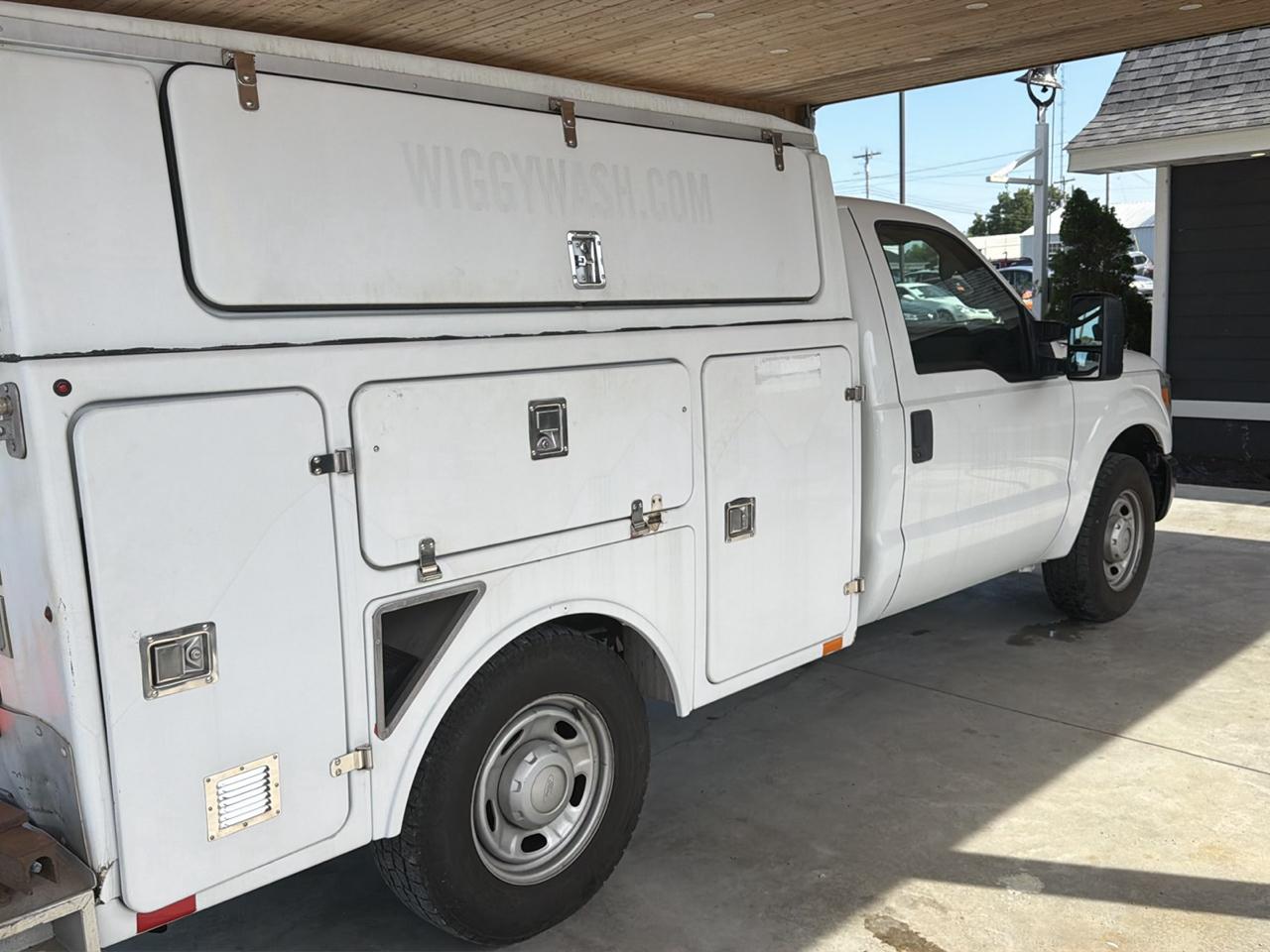 Ford Super Duty F-350 SRW 2WD Reg Cab 137" XLT 2013