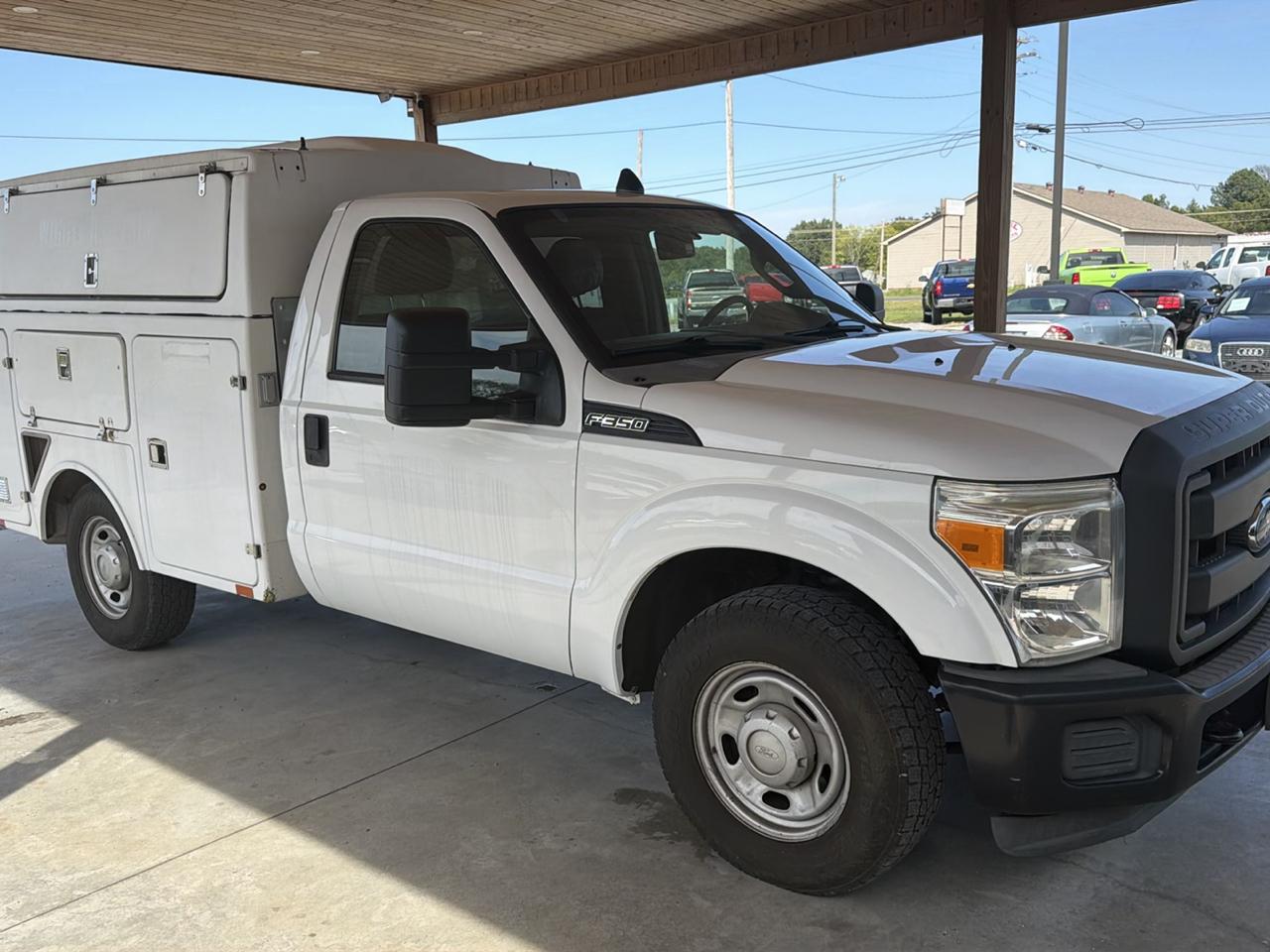 Ford Super Duty F-350 SRW 2WD Reg Cab 137" XLT 2013