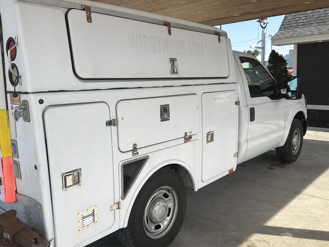 Ford Super Duty F-350 SRW 2WD Reg Cab 137" XLT 2013