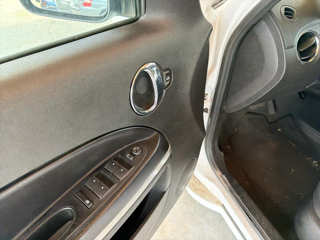 Chevrolet HHR FWD 4dr LS 2010