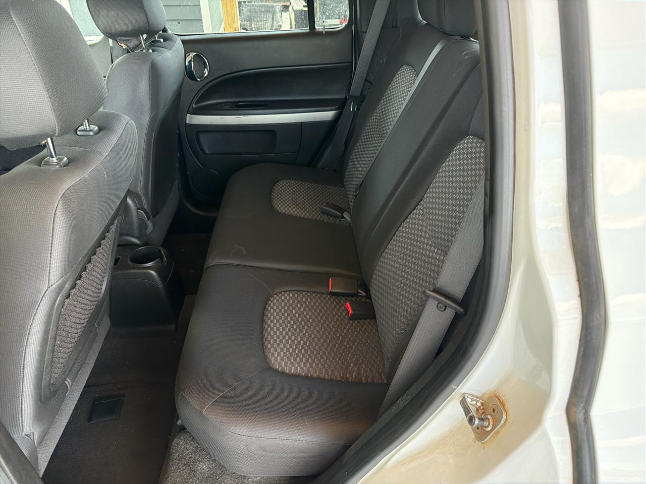 Chevrolet HHR FWD 4dr LS 2010