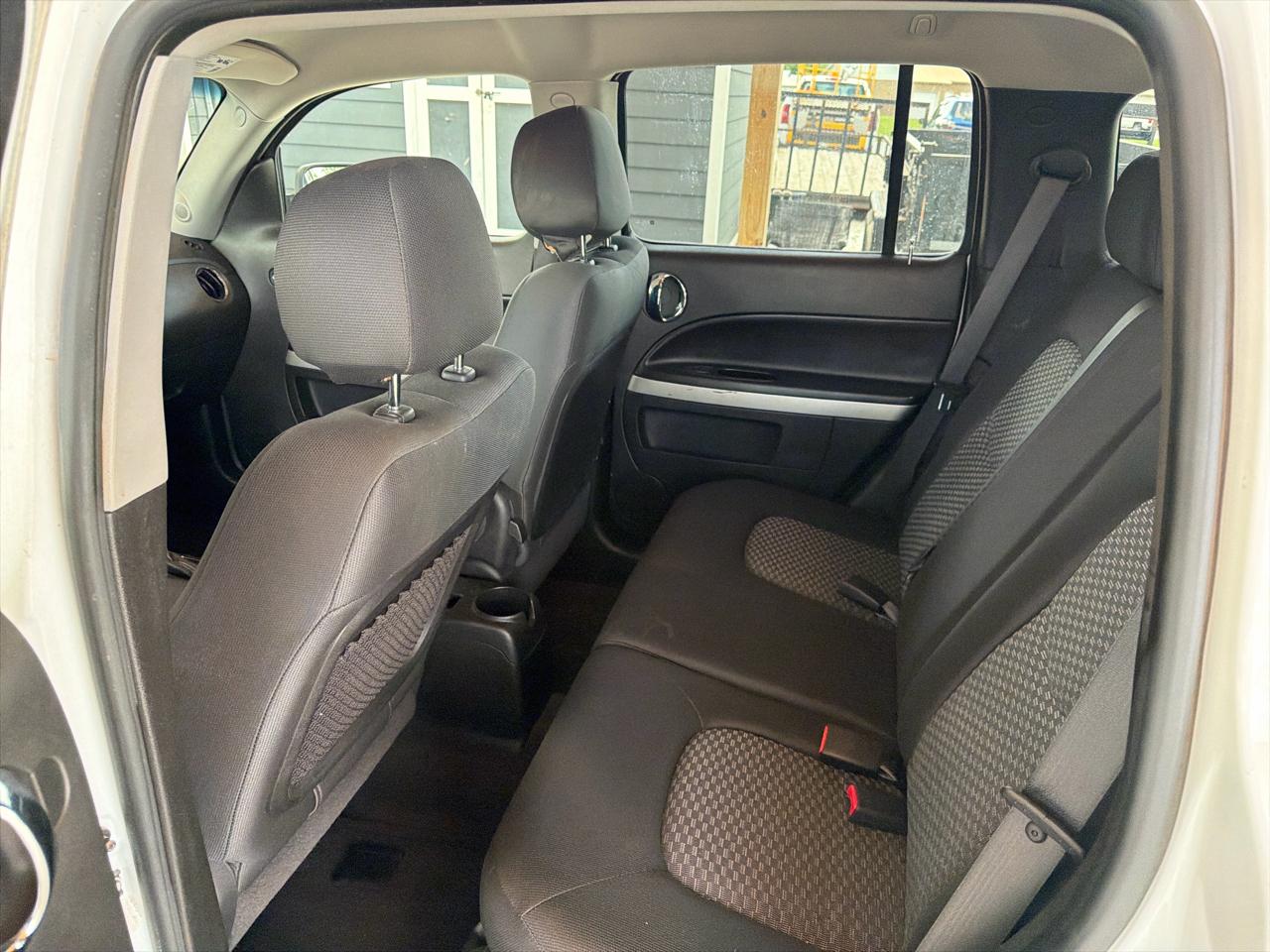 Chevrolet HHR FWD 4dr LS 2010