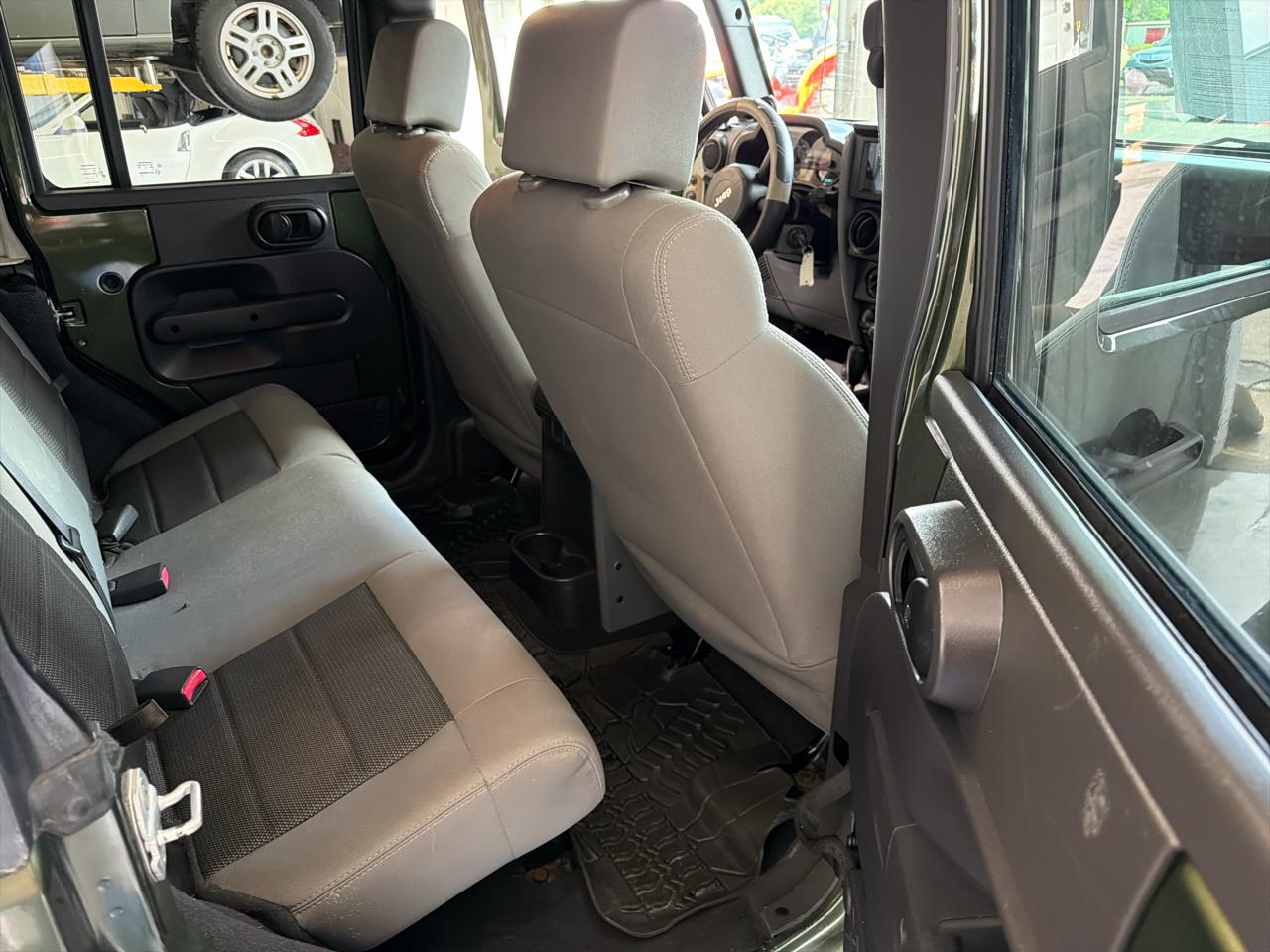 Jeep Wrangler Unlimited 4WD 4dr X 2009