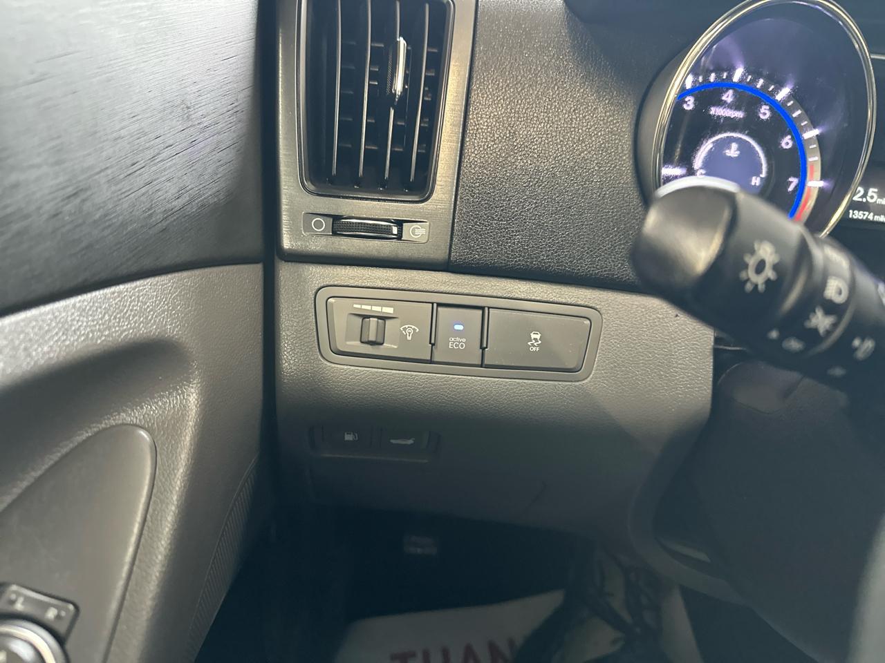 Hyundai Sonata 4dr Sdn 2.4L Auto GLS 2013