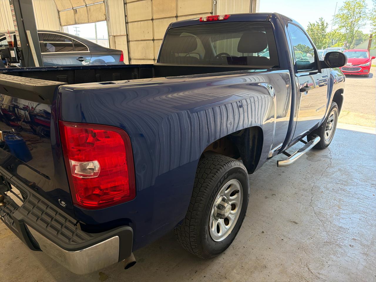 Chevrolet Silverado 1500 2WD Reg Cab 119.0" Work Truck 2013