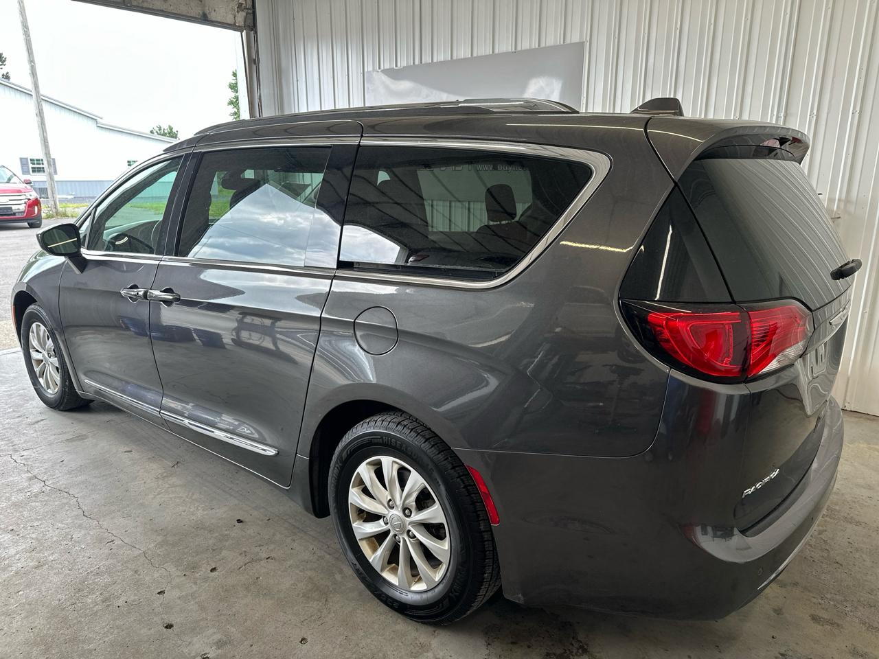 Chrysler Pacifica Touring L FWD 2018