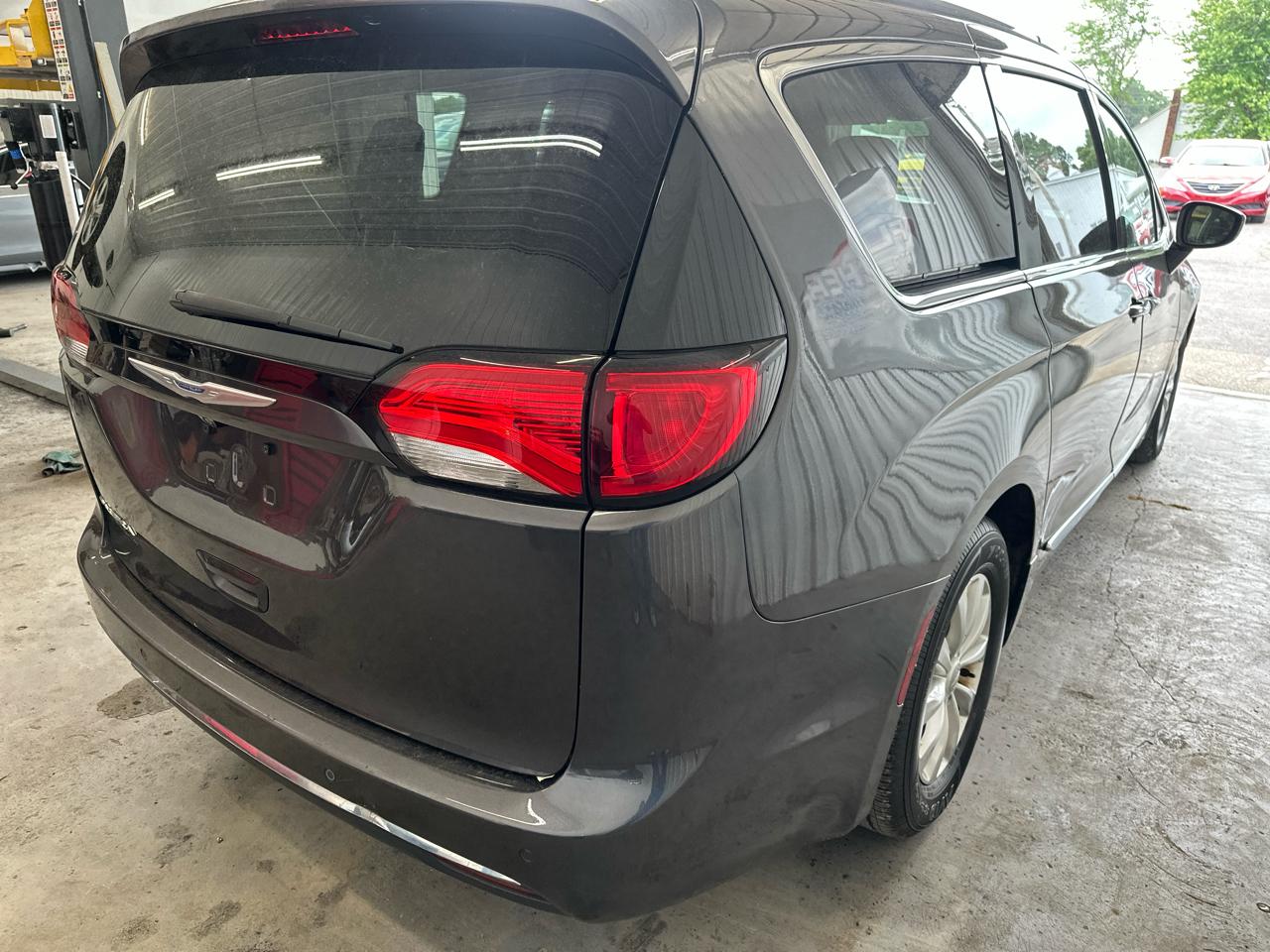 Chrysler Pacifica Touring L FWD 2018