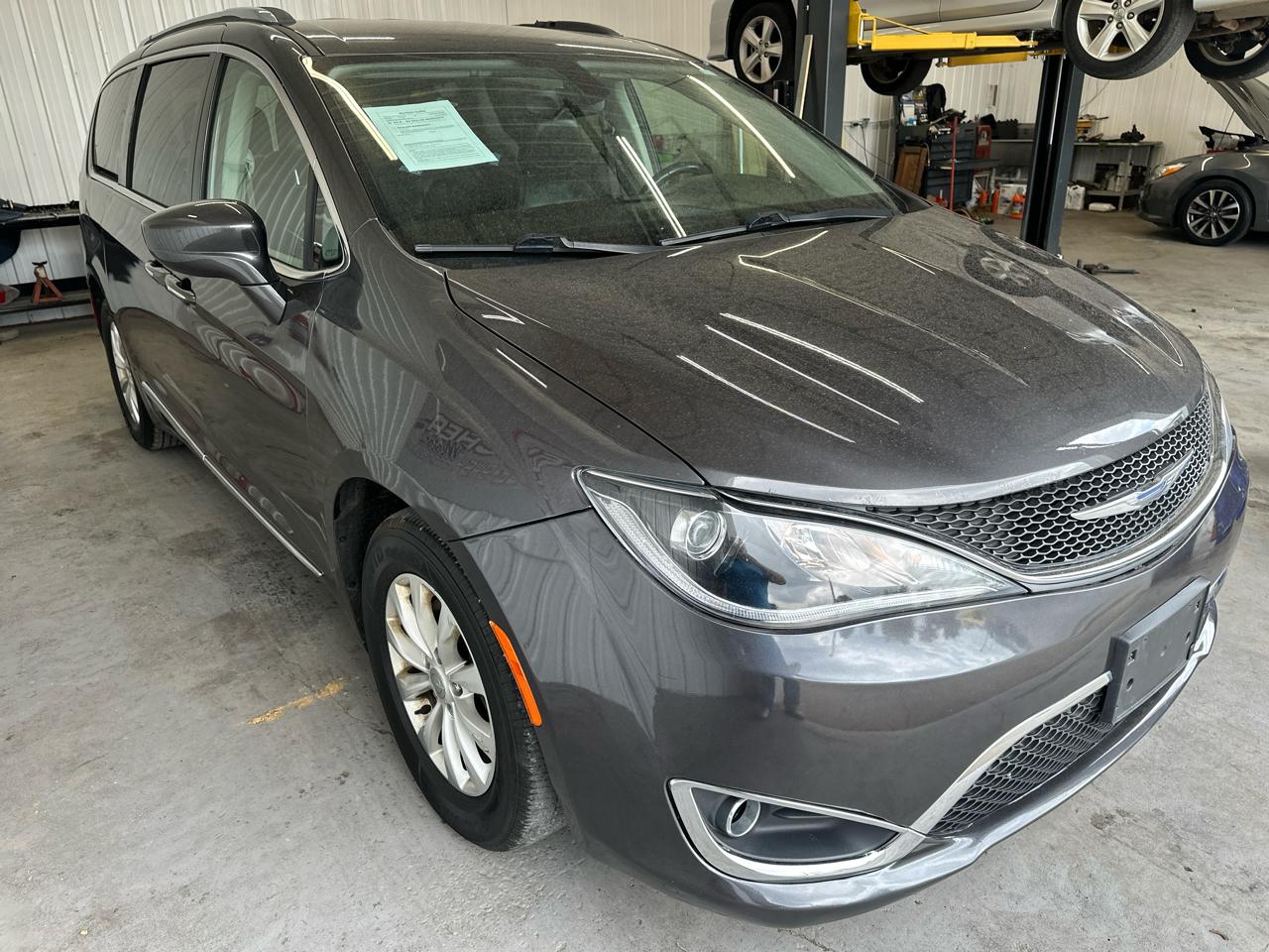 Chrysler Pacifica Touring L FWD 2018
