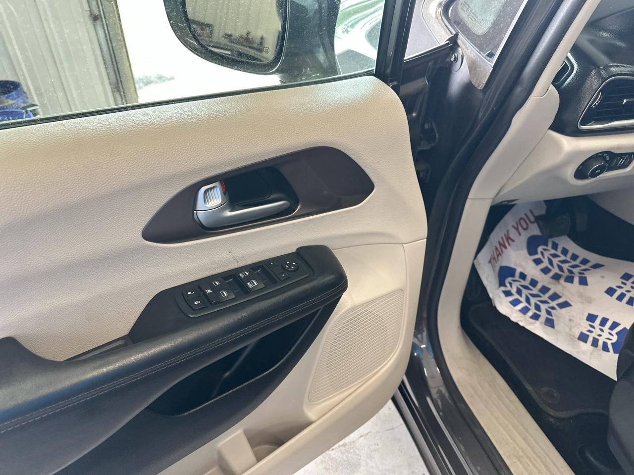 Chrysler Pacifica Touring L FWD 2018