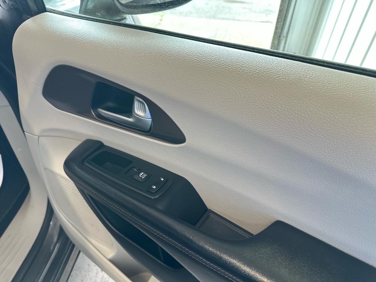 Chrysler Pacifica Touring L FWD 2018