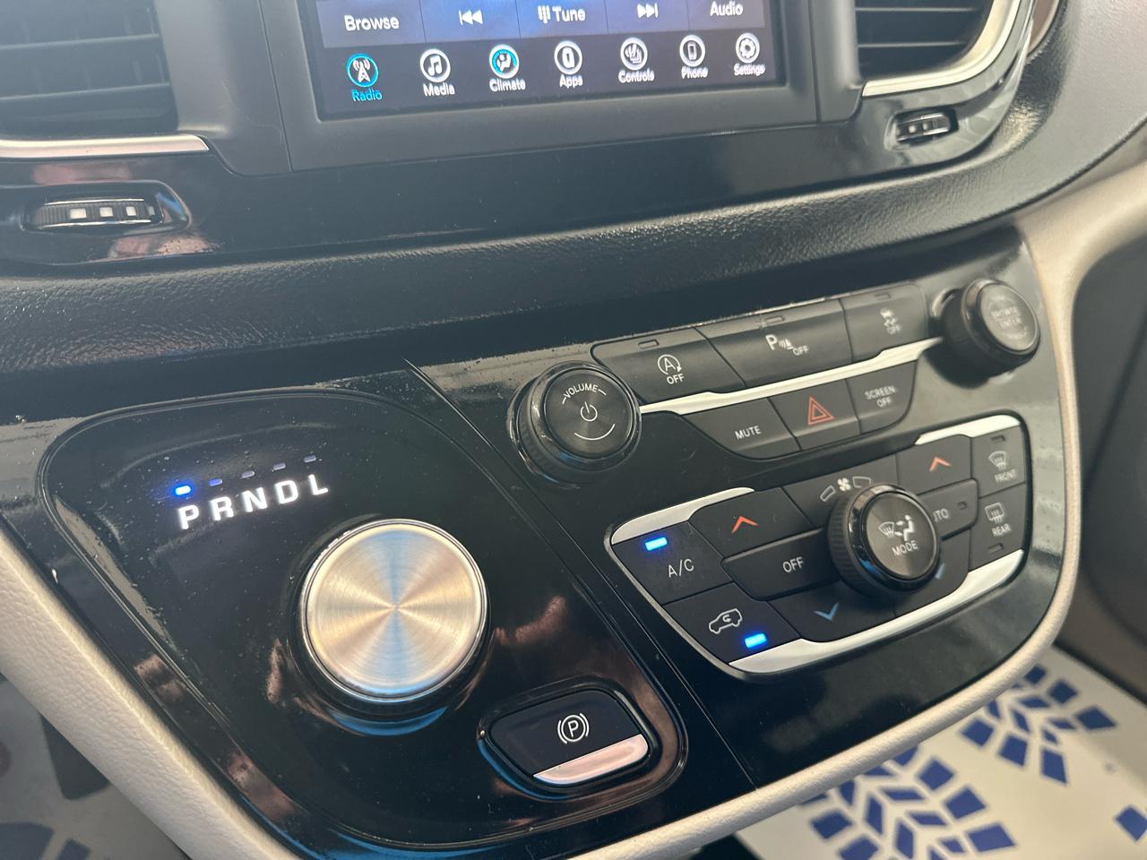 Chrysler Pacifica Touring L FWD 2018
