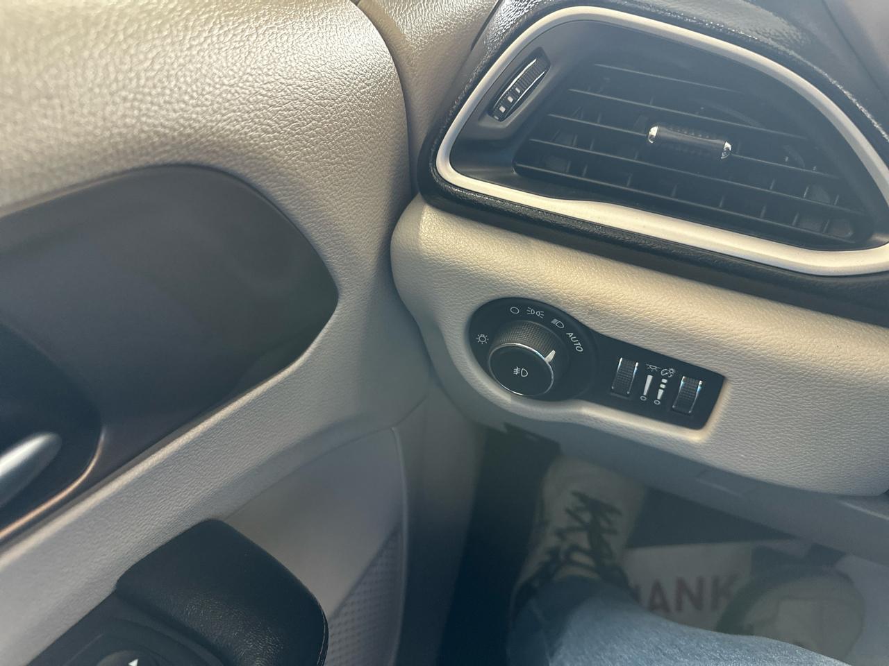 Chrysler Pacifica Touring L FWD 2018