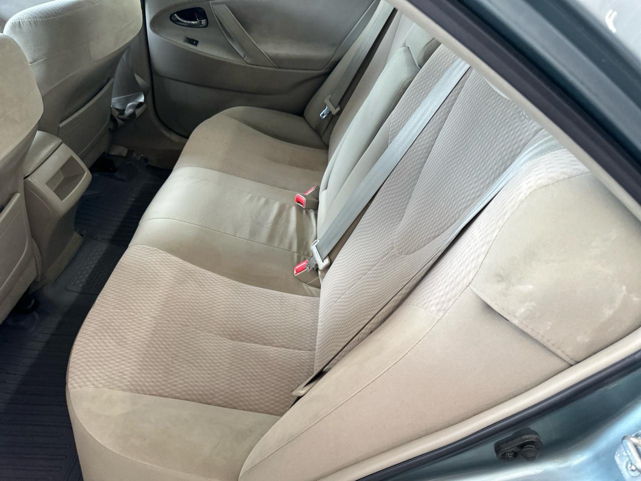Toyota Camry 4dr Sdn I4 Manual LE (Natl) 2011