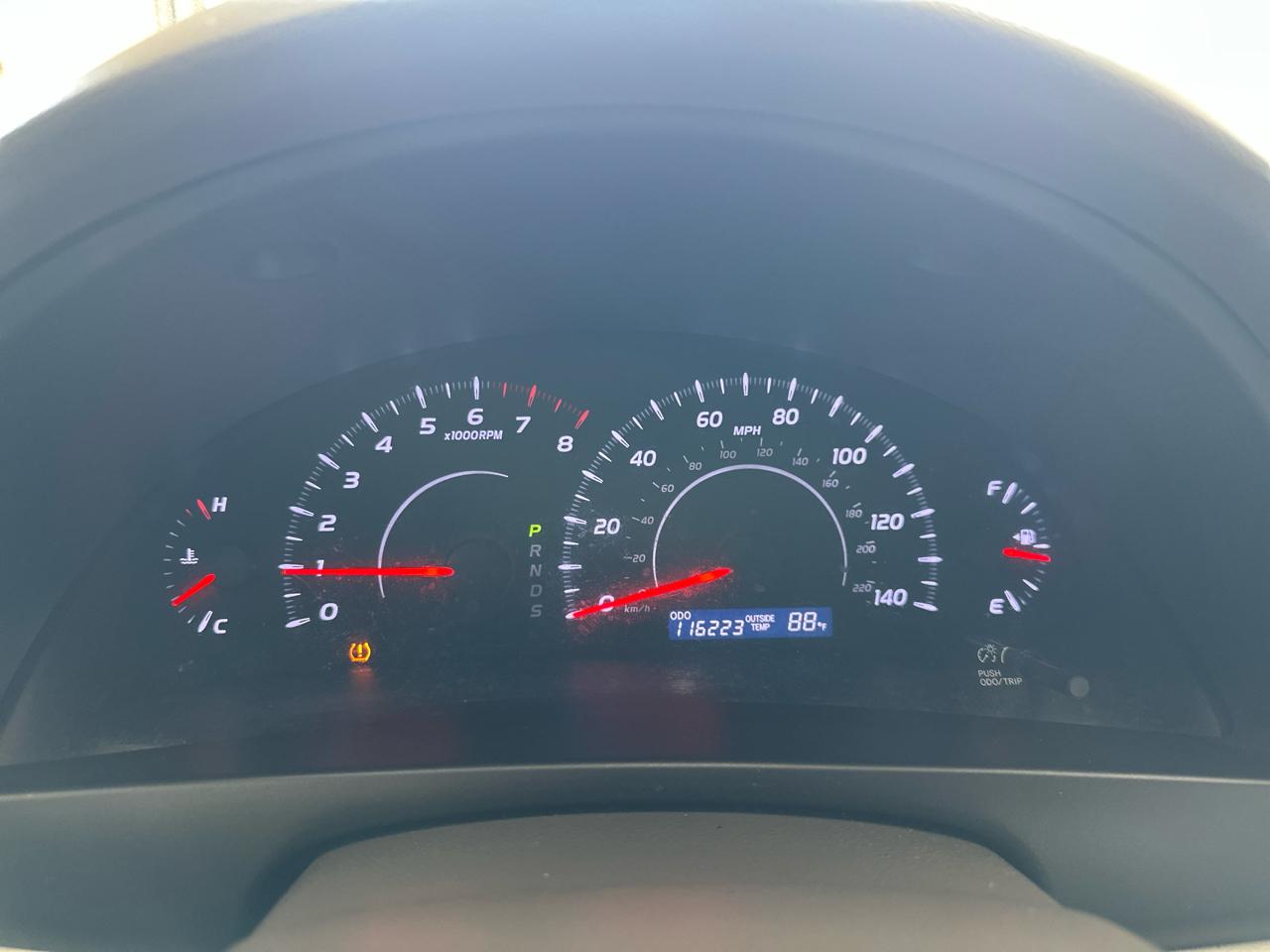Toyota Camry 4dr Sdn I4 Manual LE (Natl) 2011