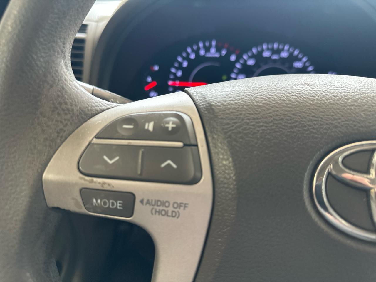 Toyota Camry 4dr Sdn I4 Manual LE (Natl) 2011