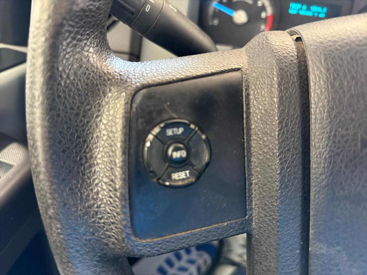 Ford Super Duty F-250 SRW 4WD Reg Cab 137" XL 2015