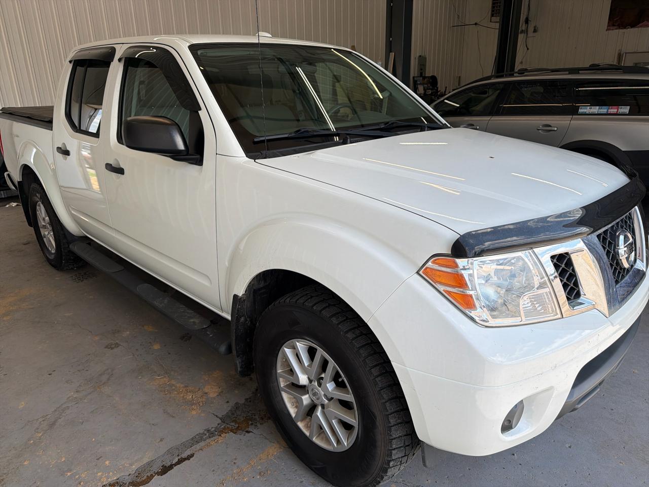Nissan Frontier 4WD Crew Cab SWB Auto SV 2015