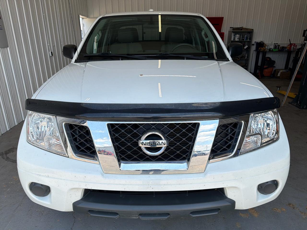Nissan Frontier 4WD Crew Cab SWB Auto SV 2015