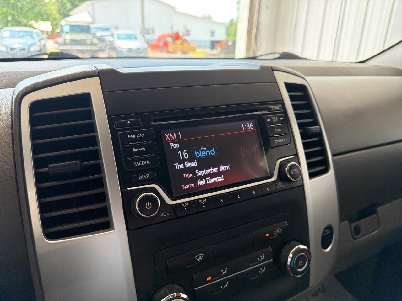 Nissan Frontier 4WD Crew Cab SWB Auto SV 2015