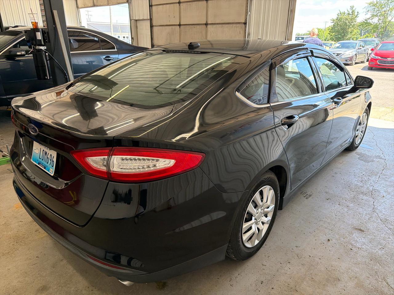 Ford Fusion 4dr Sdn S FWD 2014
