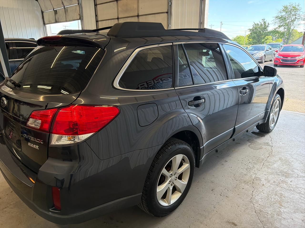 Subaru Outback 4dr Wgn H4 Man 2.5i Premium 2013
