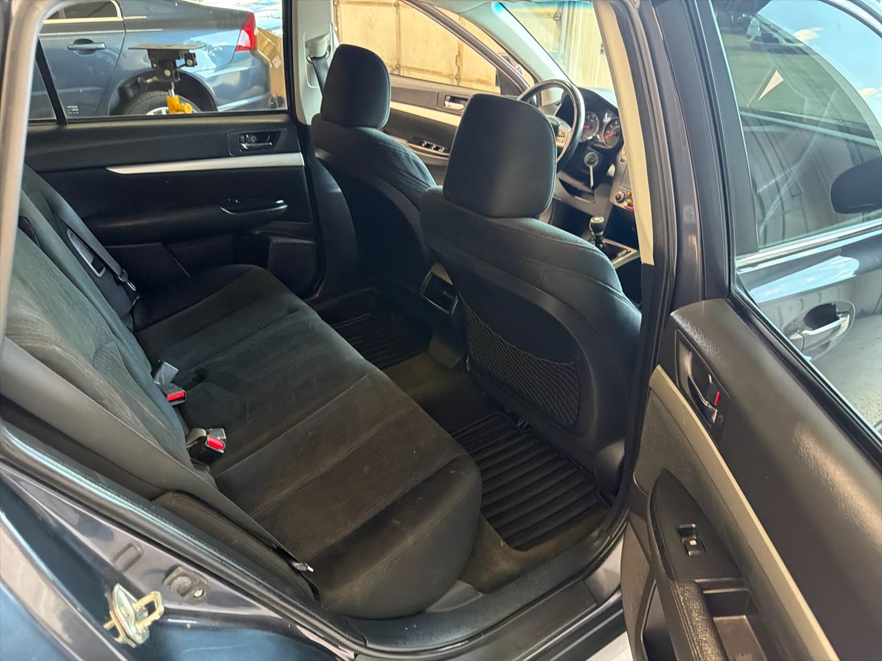 Subaru Outback 4dr Wgn H4 Man 2.5i Premium 2013