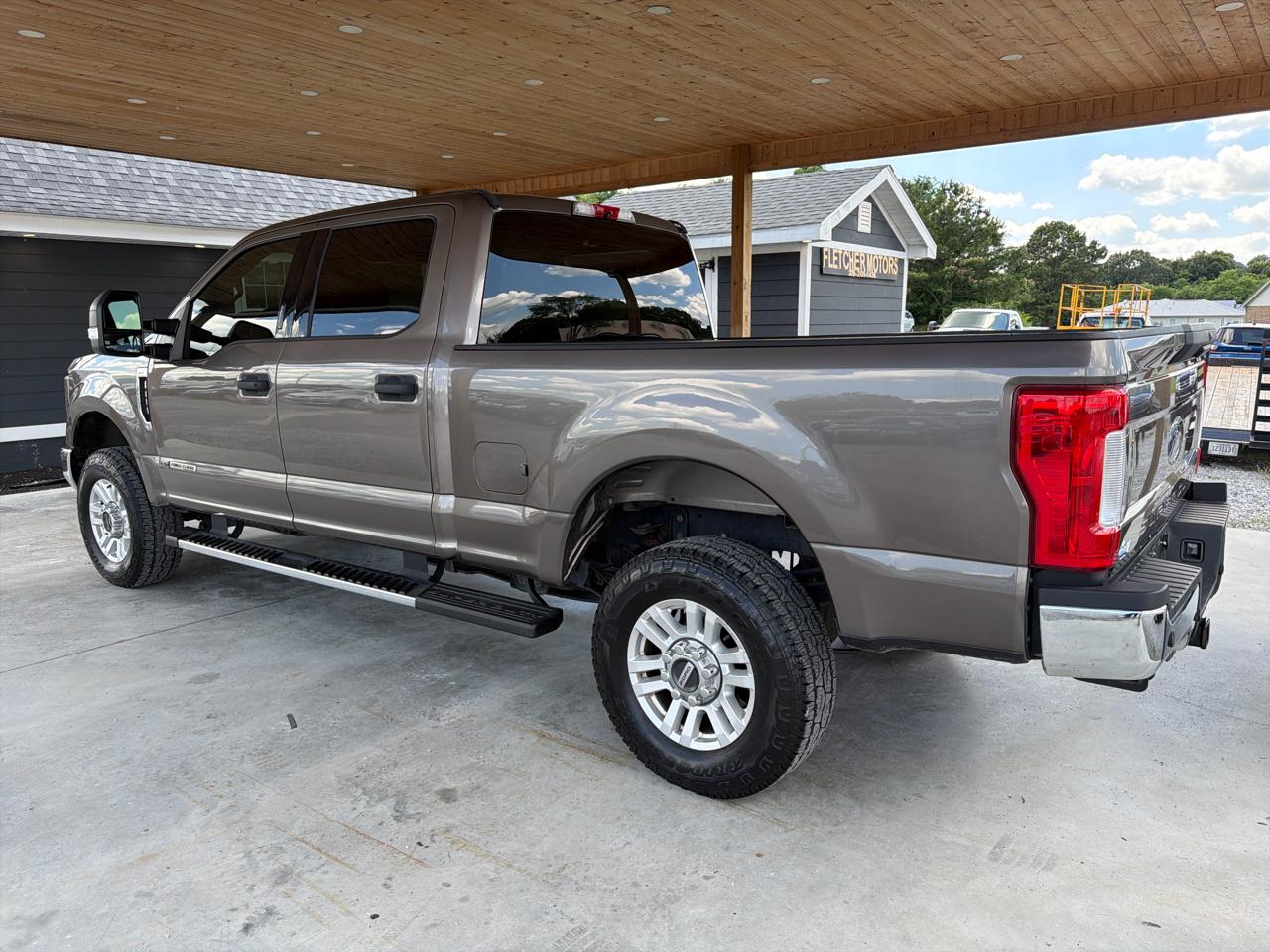 Ford Super Duty F-250 SRW XLT 4WD Crew Cab 8' Box 2019
