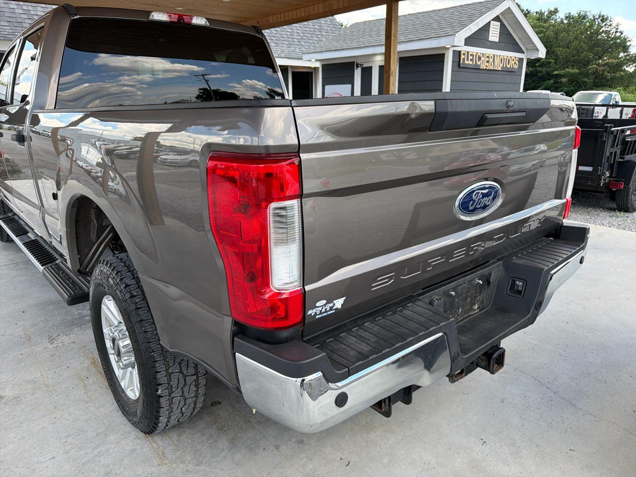 Ford Super Duty F-250 SRW XLT 4WD Crew Cab 8' Box 2019