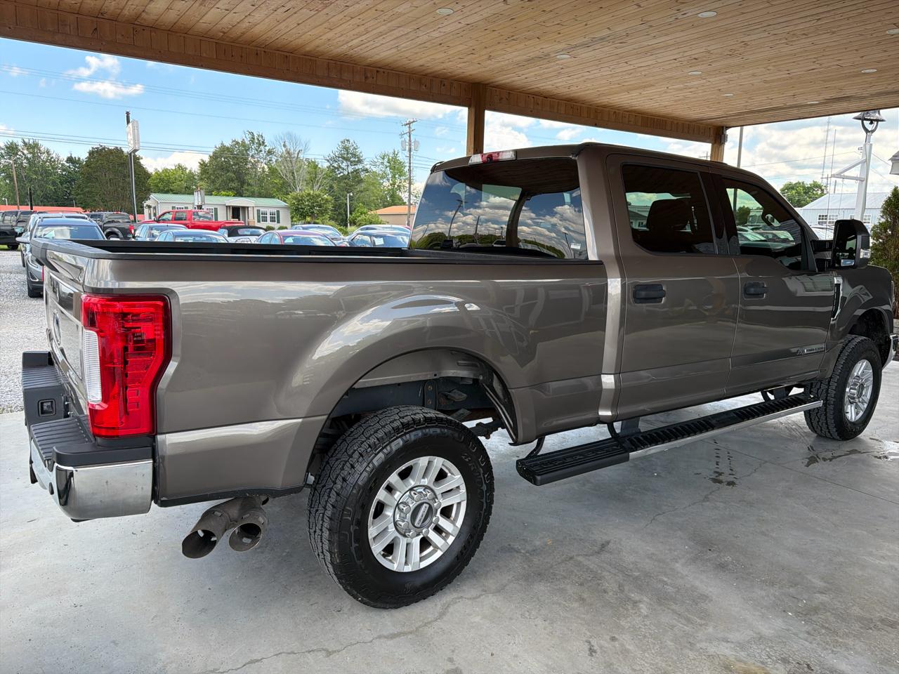 Ford Super Duty F-250 SRW XLT 4WD Crew Cab 8' Box 2019