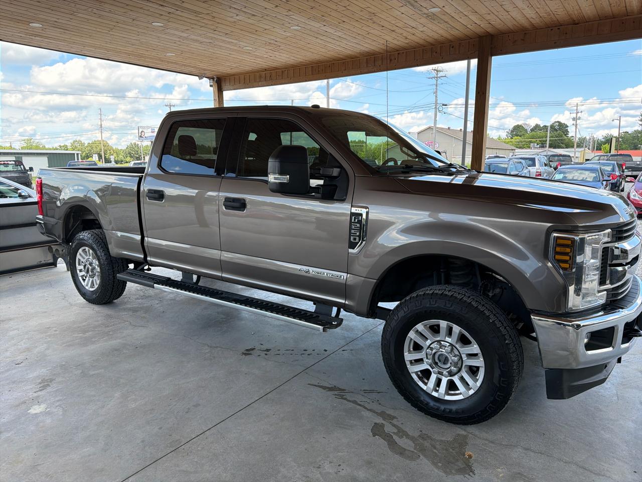 Ford Super Duty F-250 SRW XLT 4WD Crew Cab 8' Box 2019