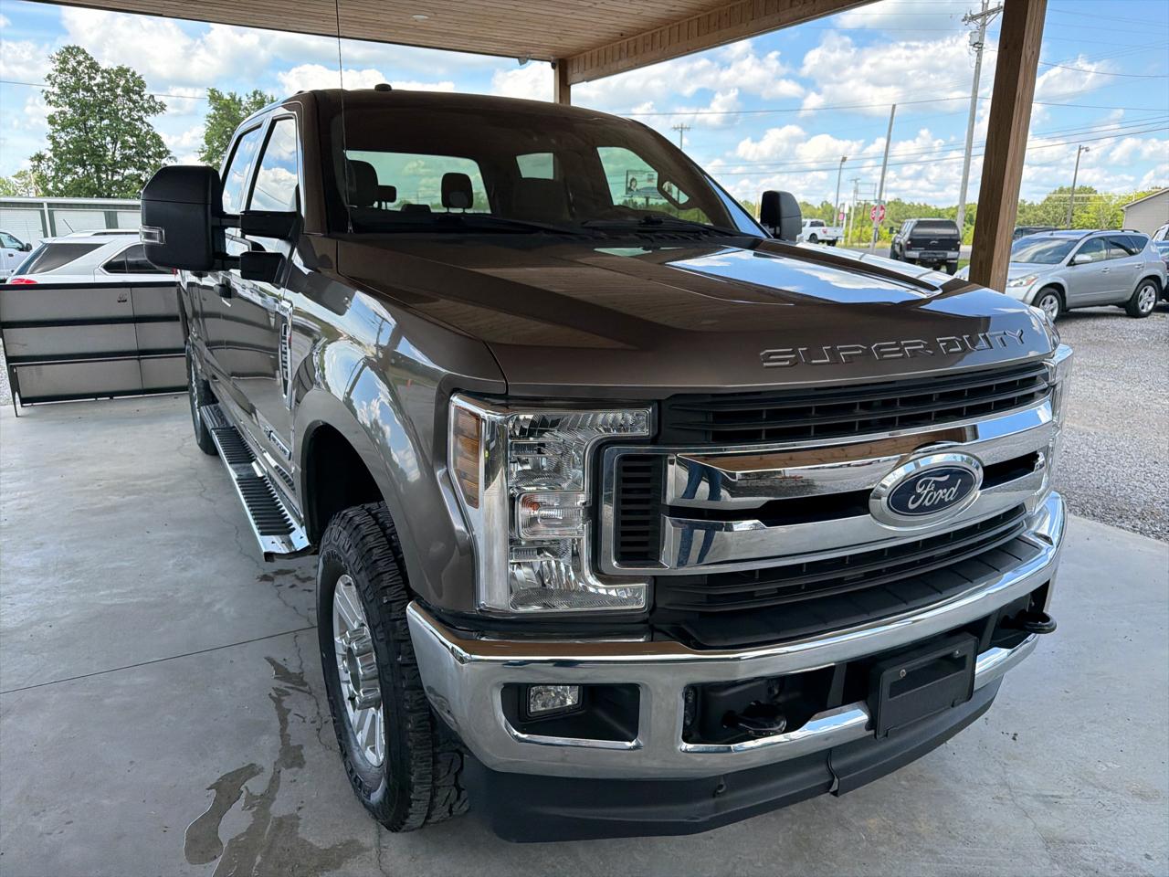 Ford Super Duty F-250 SRW XLT 4WD Crew Cab 8' Box 2019