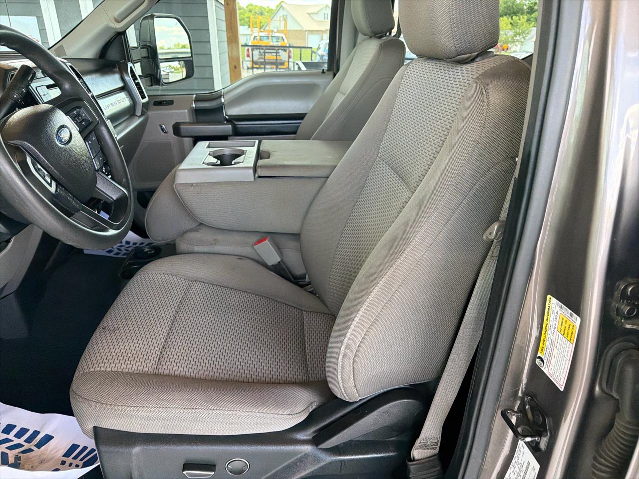 Ford Super Duty F-250 SRW XLT 4WD Crew Cab 8' Box 2019