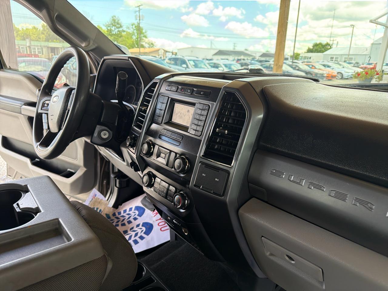 Ford Super Duty F-250 SRW XLT 4WD Crew Cab 8' Box 2019