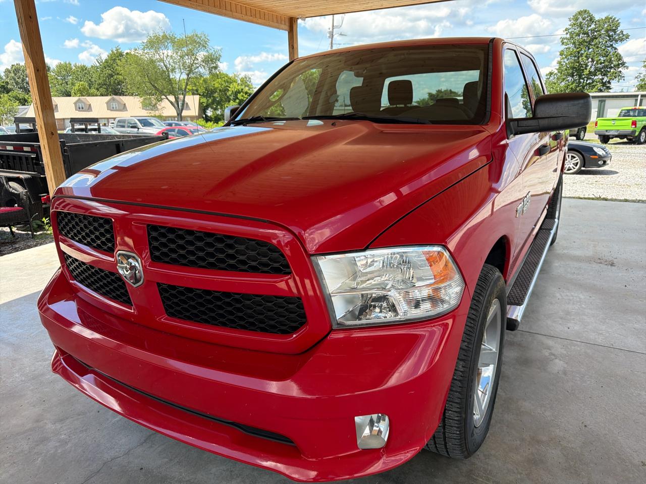 RAM 1500 4WD Crew Cab 140.5" Express 2014