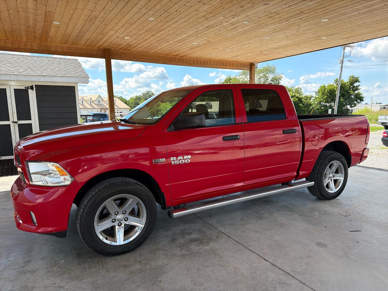 RAM 1500 4WD Crew Cab 140.5" Express 2014