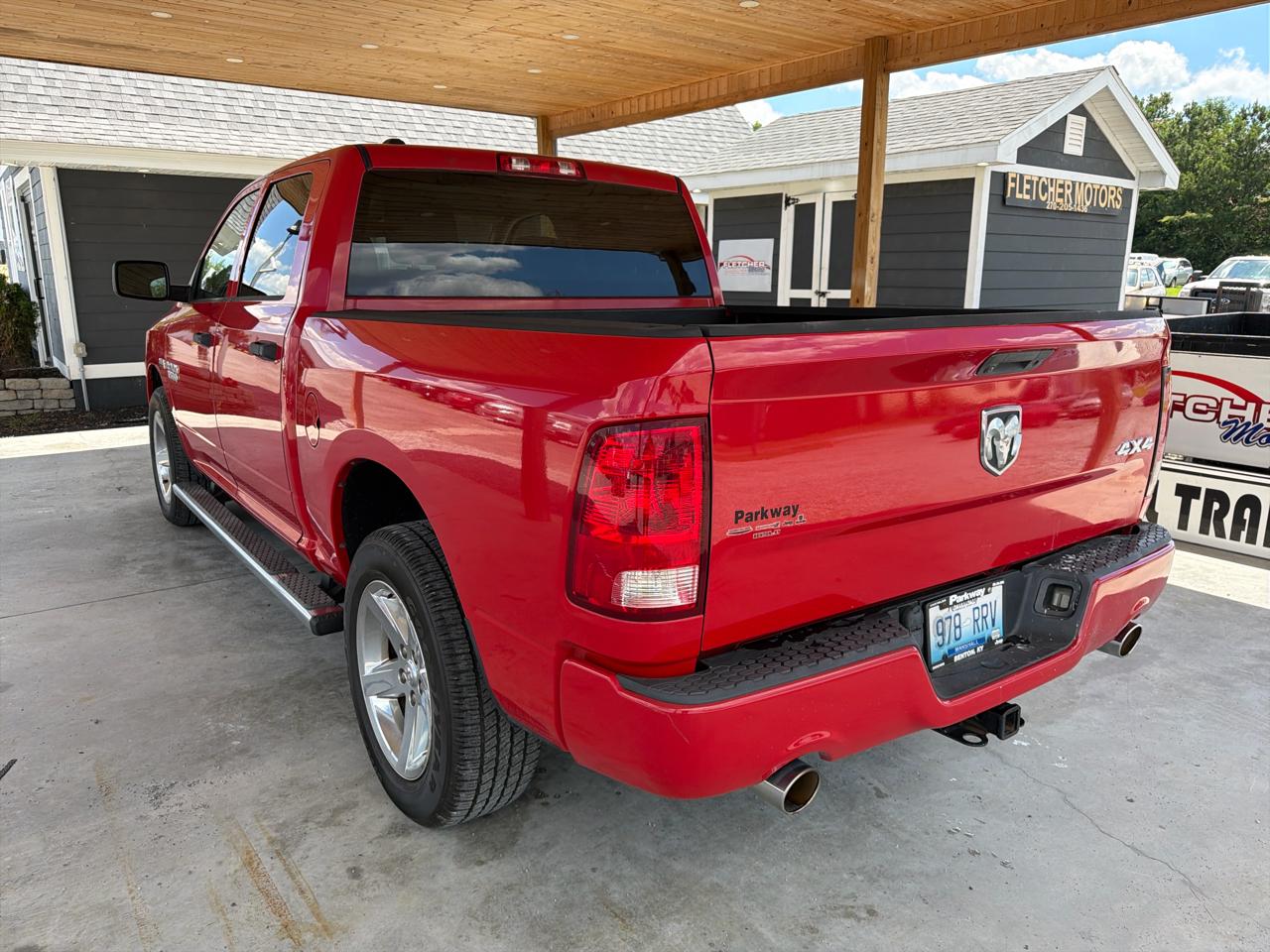 RAM 1500 4WD Crew Cab 140.5" Express 2014