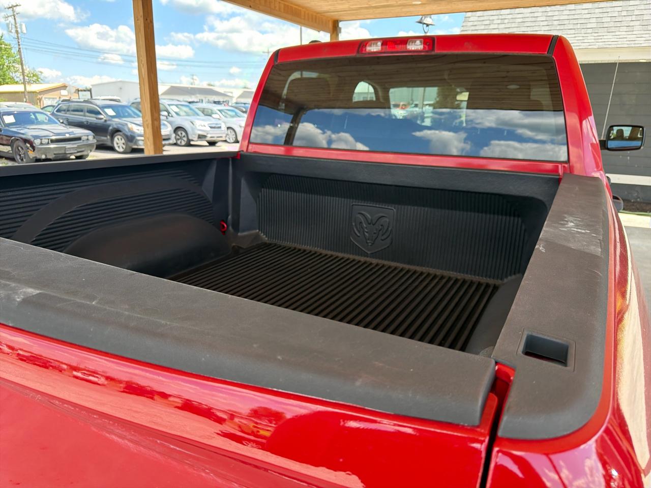 RAM 1500 4WD Crew Cab 140.5" Express 2014
