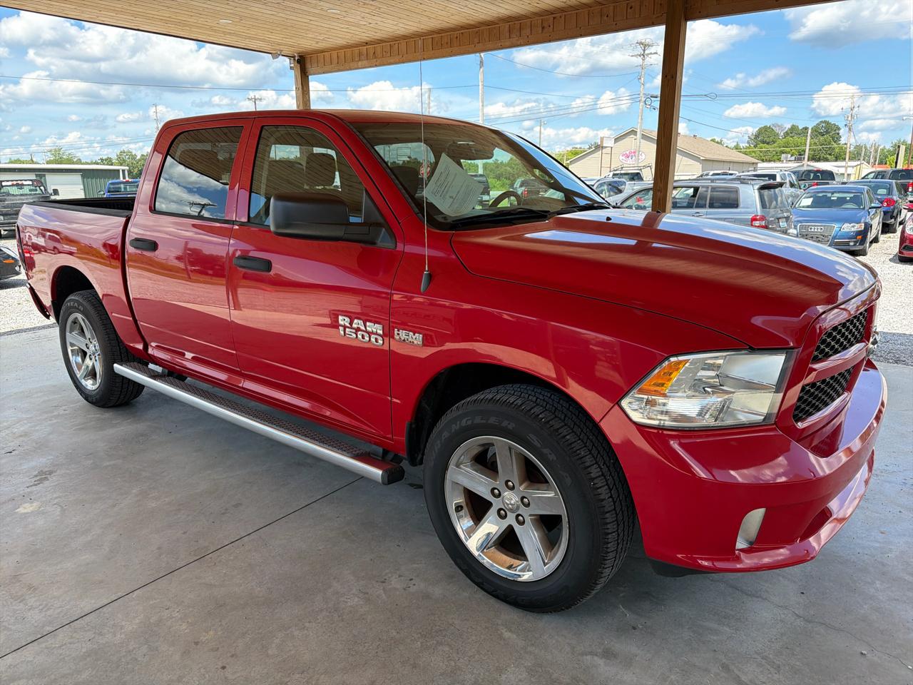 RAM 1500 4WD Crew Cab 140.5" Express 2014