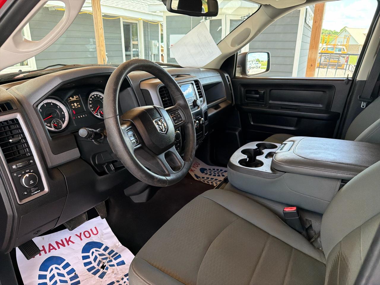 RAM 1500 4WD Crew Cab 140.5" Express 2014