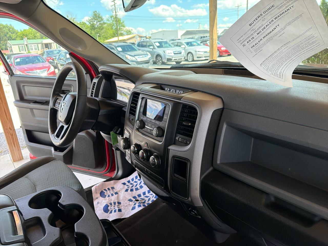 RAM 1500 4WD Crew Cab 140.5" Express 2014