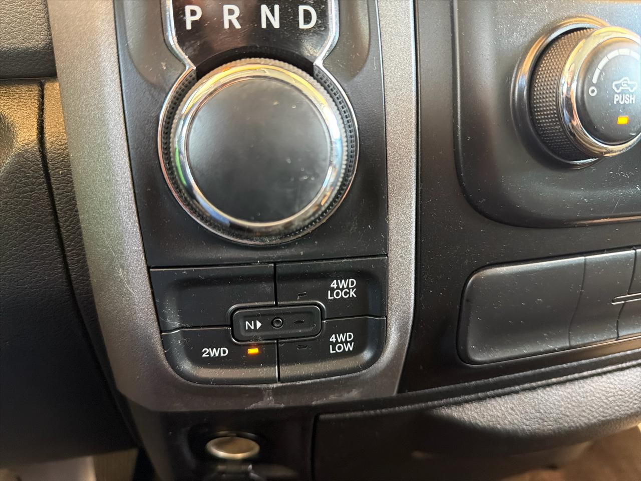 RAM 1500 4WD Crew Cab 140.5" Express 2014